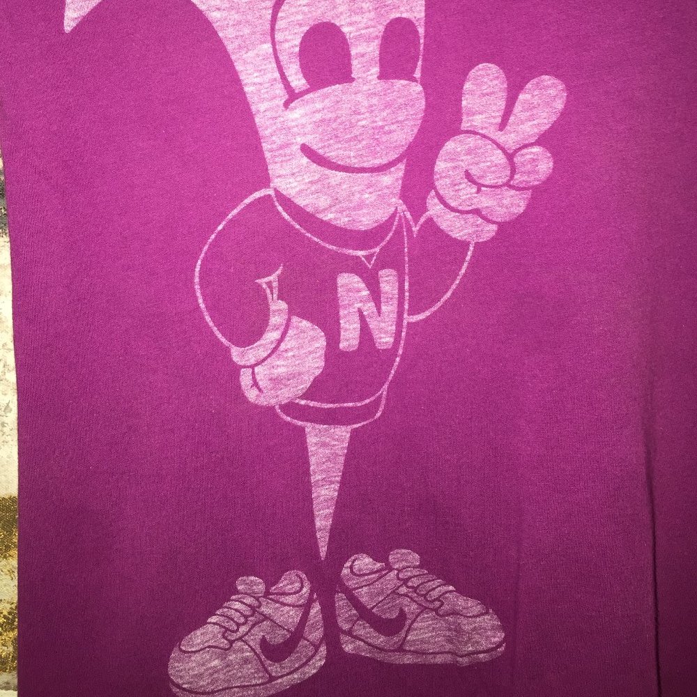 Rare Y2k Nike "Swoosh" Character Peace Tee View 5